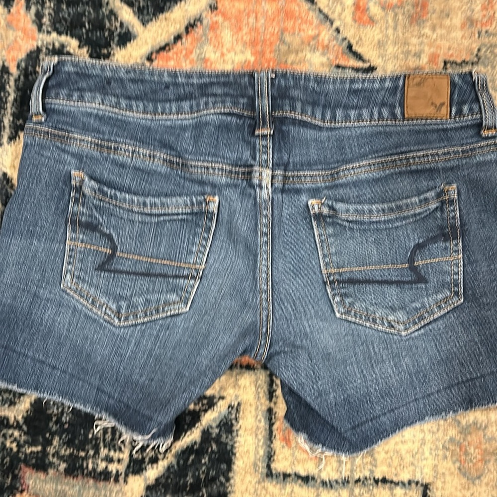 American Eagle Sz 4, dark denim shorts. Approx 4” inseam. - Picture 3 of 5